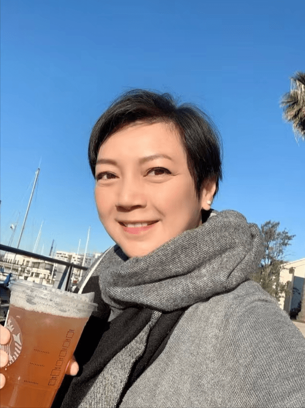 身为1995年港姐冠军的杨婉仪在美国旧金山出生,2003年她嫁给了前练马