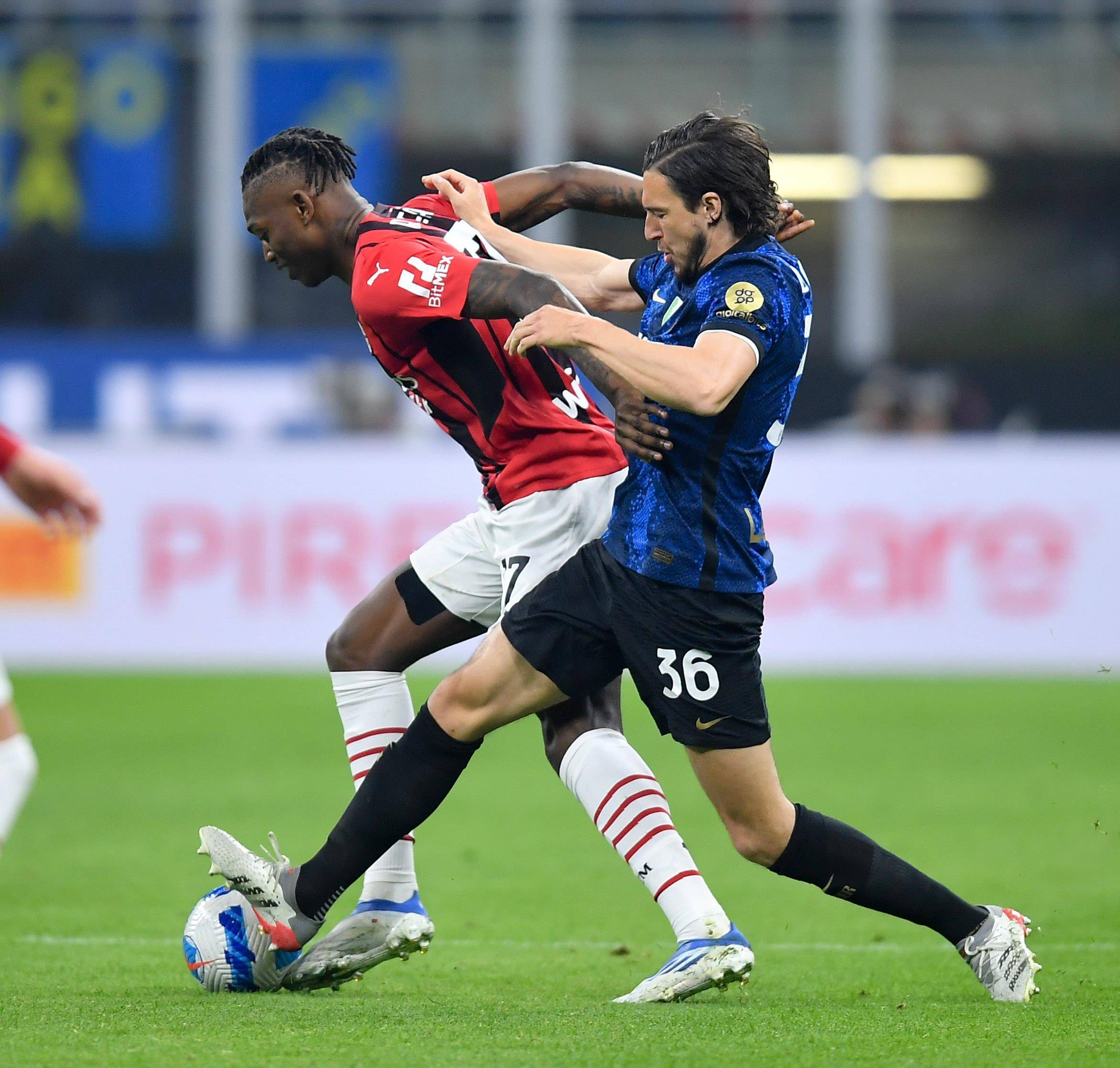 当日,在2021-2022赛季意大利杯足球赛半决赛次回合比赛中,国际米兰队