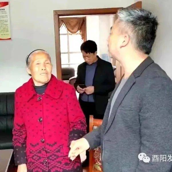 聚焦新城建设| 党员石登娥:再次搬迁支持征收 只为家乡更加美好_花园村_桃花源_接待中心