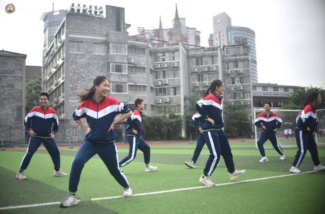 全力以复迎少年归广州中学生今天返校现场直击