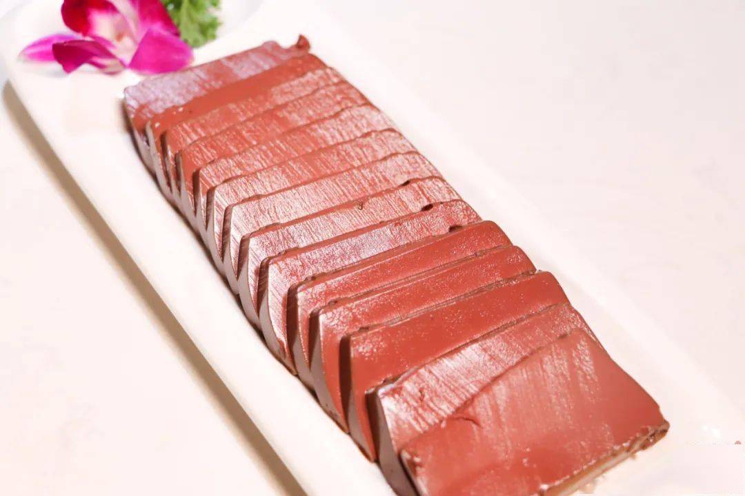 乌鸡卷半份,沙鱼半份,潮州牛肉丸子半份,极品五花肉半份,华英鸭血半份