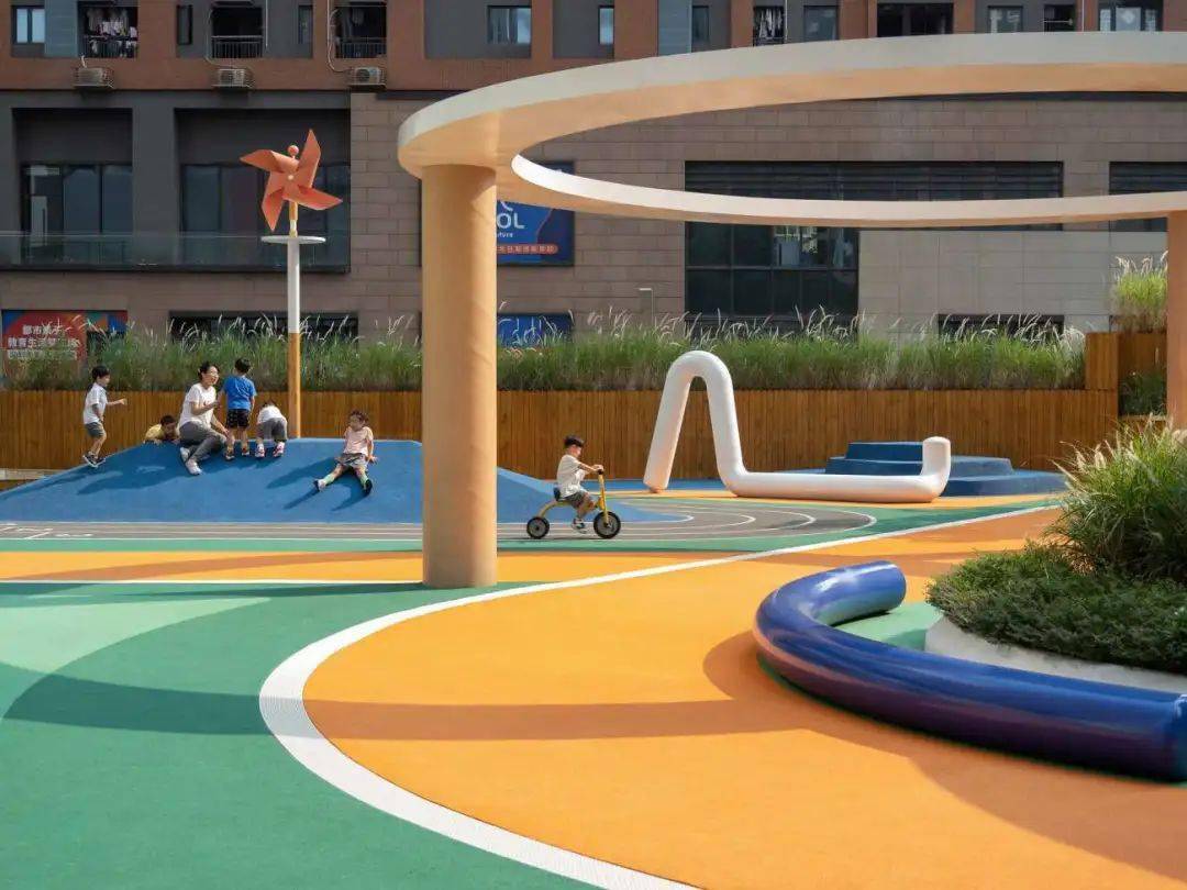 露台上的幼儿园 | 深圳 ibobi super school_场地_儿童_种植区