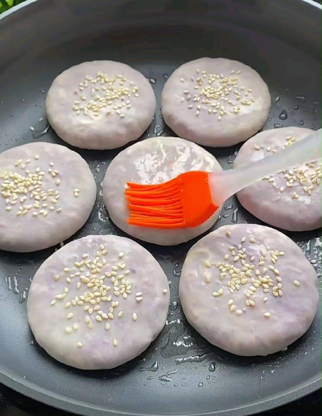 超好吃的拉丝紫薯饼居然是饺子皮做的奶香味十足赶紧试试