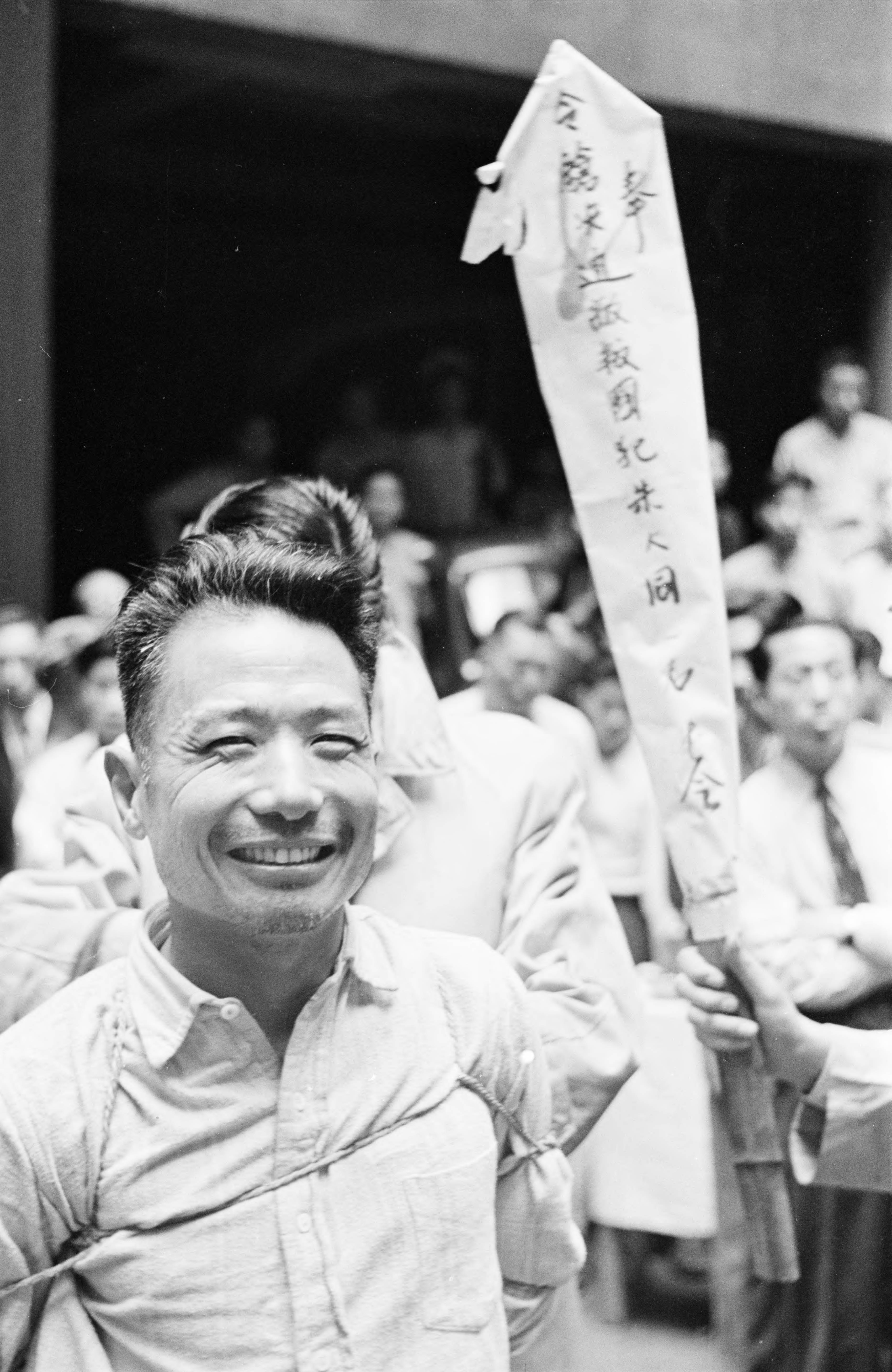 解密1949年上海枪决照片，五位囚犯笑对死亡，他们究竟是谁？_陈惕庐_张达_国民党员
