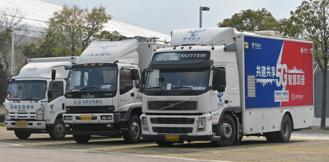 曾经参加过08年奥运火炬福建保障近20年车龄的沃尔沃fl220应急通信车