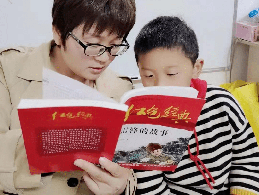 67全民阅读共读红色经典争做红色传人