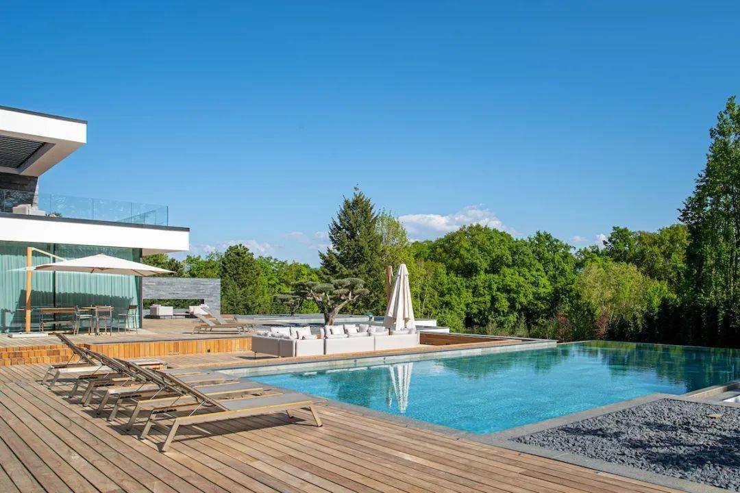 瑞士日内瓦湖畔的豪华别墅,景致媲美公园的大宅_住宅_树林_设计