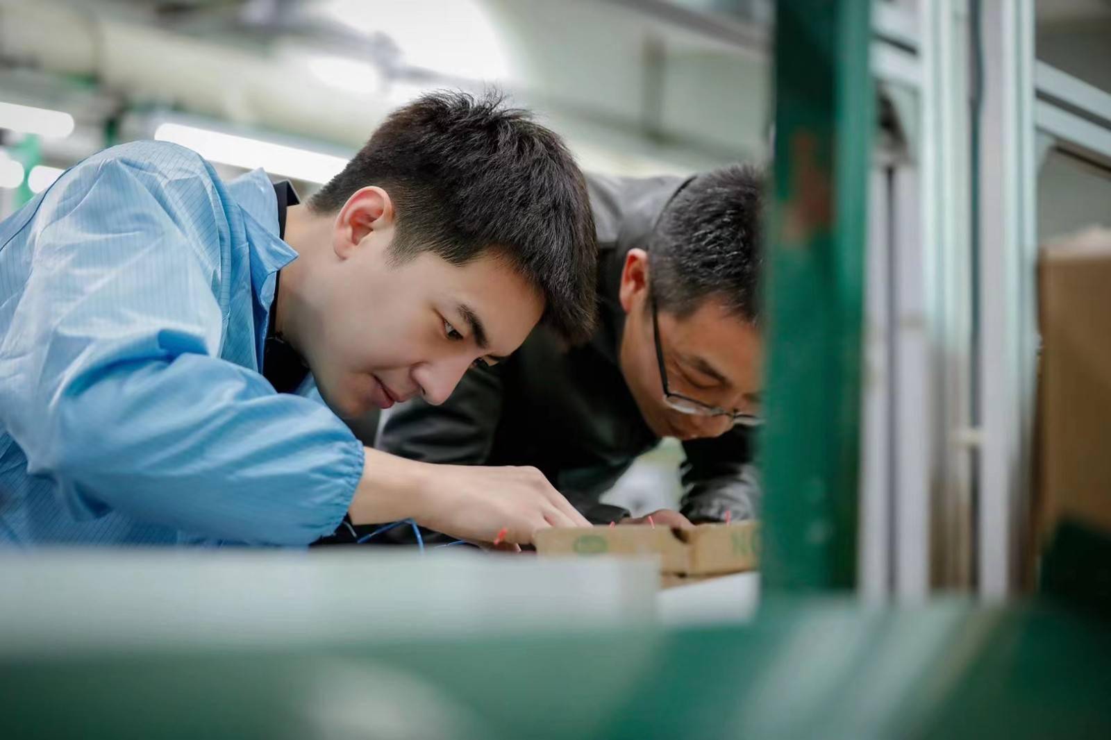 林更新新游记工厂搬砖48小时感慨打工不易