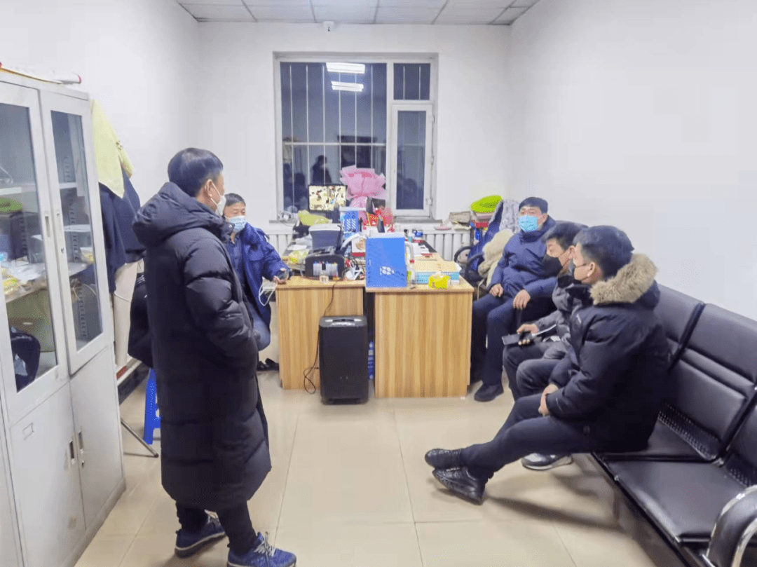 在延边州汪清县林业局包保的新民街道东振社区的疫情防控作战指挥部