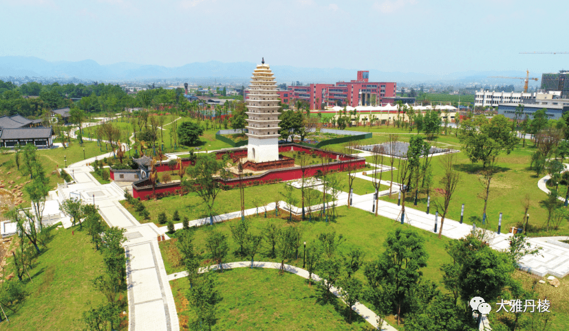 巍巍白塔悠悠晨钟,绿植环绕环境优美,丹棱白塔始建于隋朝,是宋氏密檐