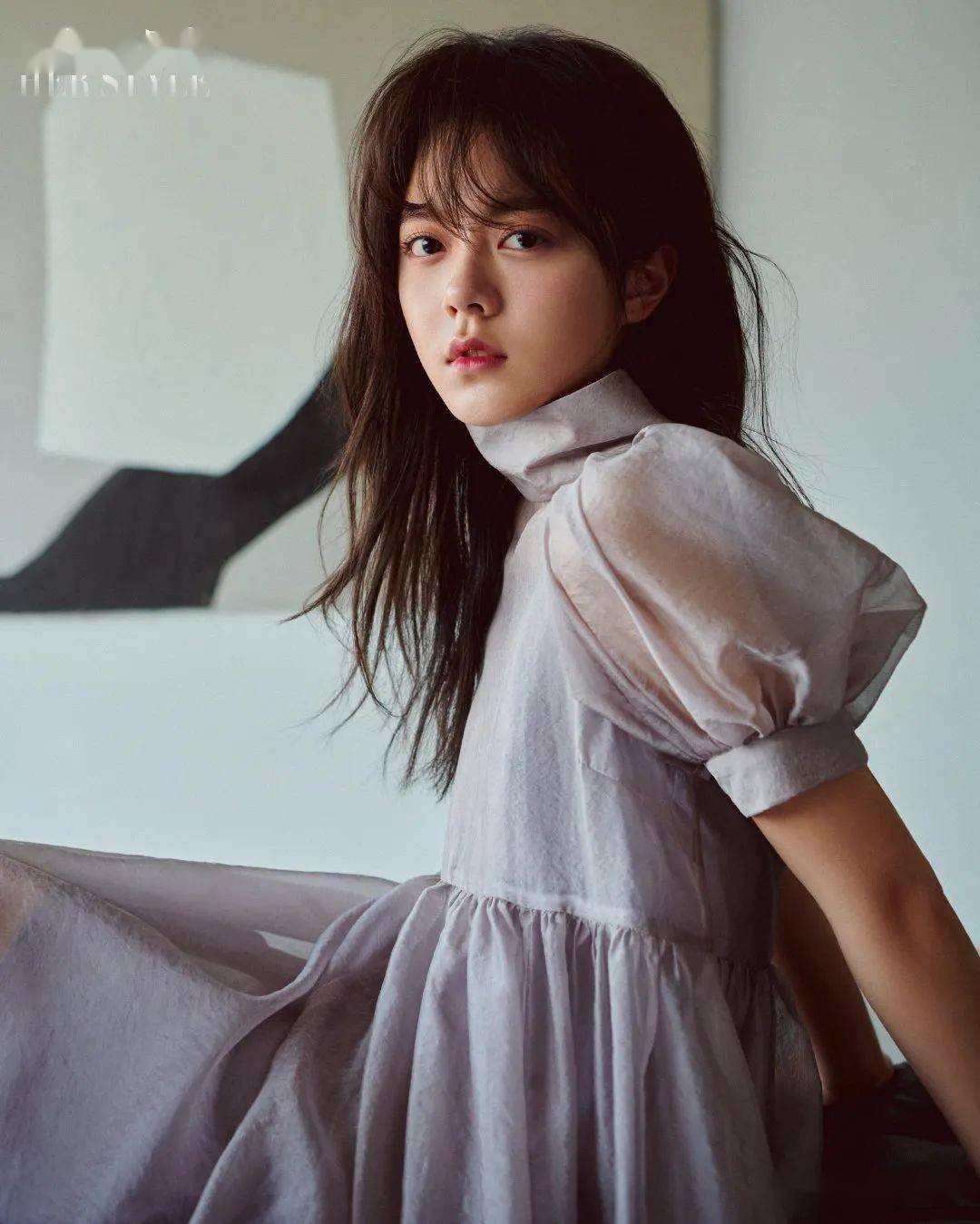 00后小花赵今麦gq黑白风格写真大片变身摇滚酷女孩