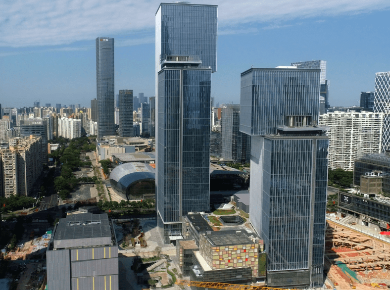 联想后海中心项目位于深圳市南山后海中心区,总建筑面积约30万平方米