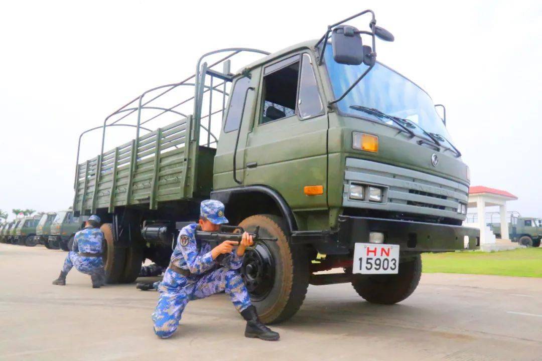 军车驾考现场来了_考核_战区_理论