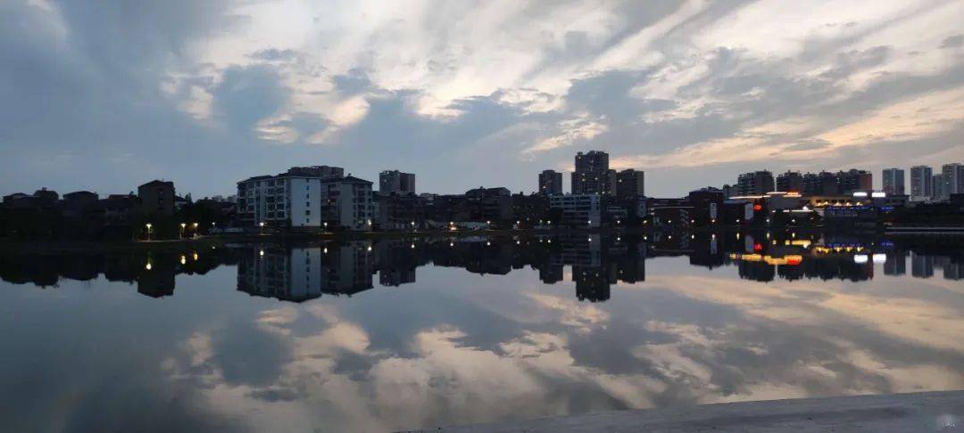 来源:钟祥论坛网友烈酒暖身,好运人生摘选内容及图片版权归原作者所有