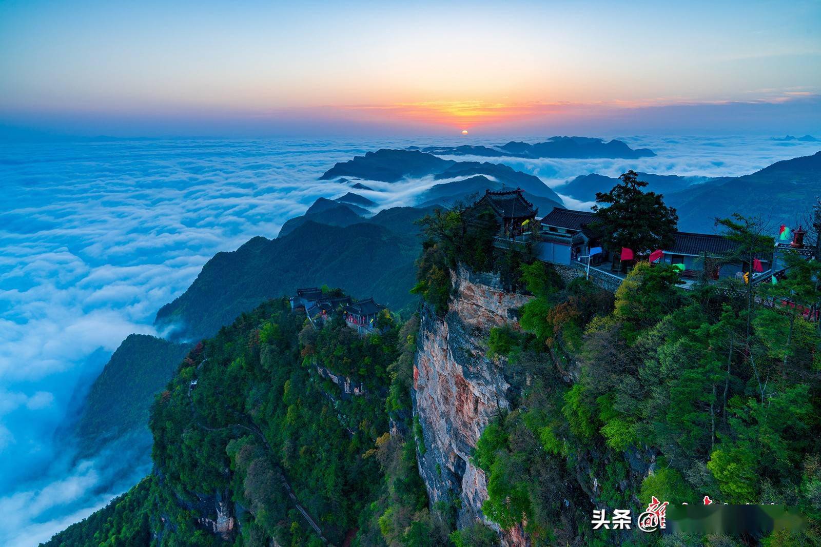 成县鸡峰山旅游景点图片