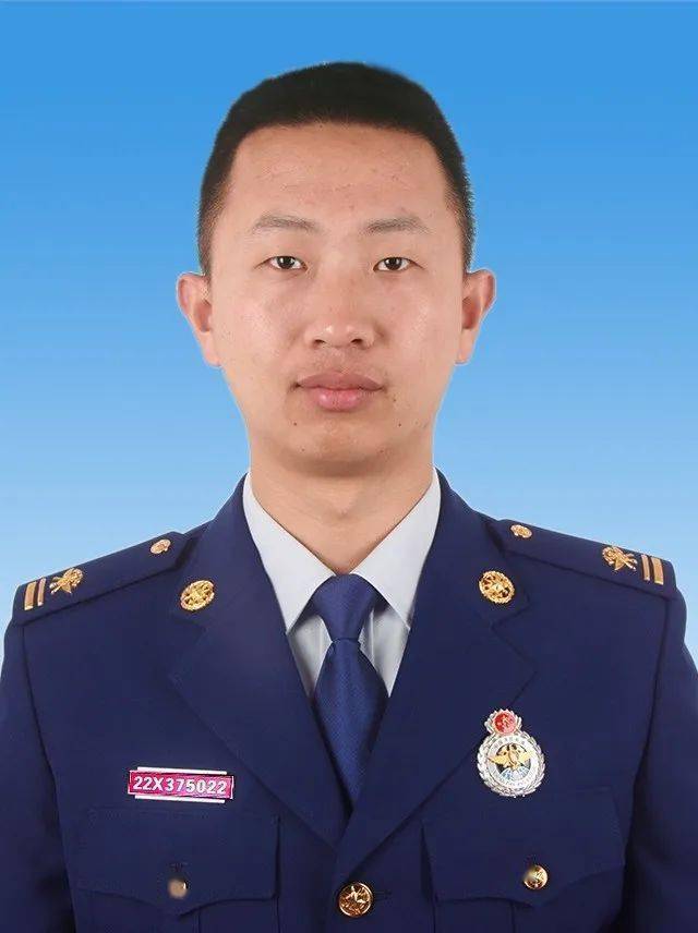 本期朗读者:张鑫