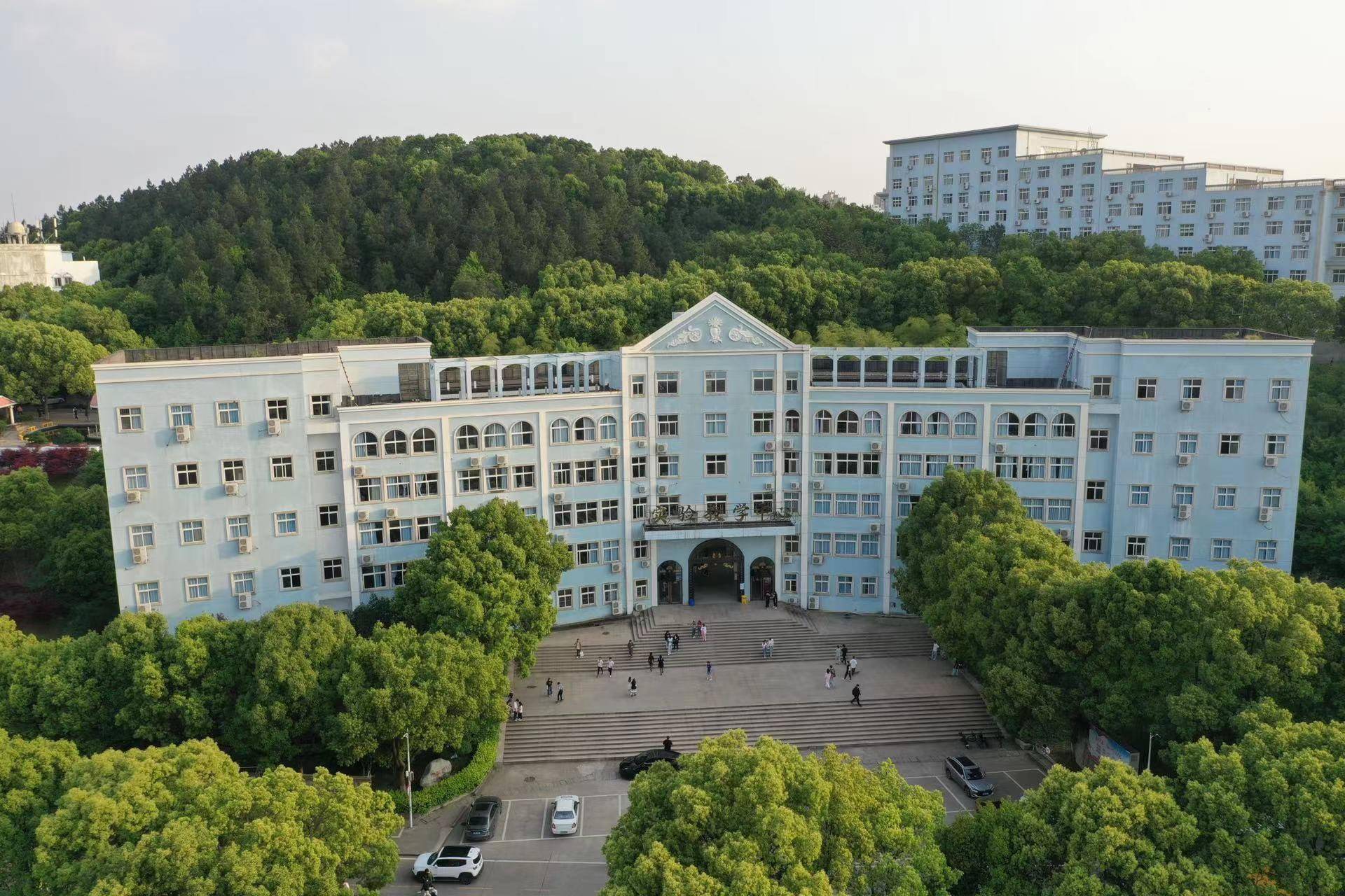 武汉学院 校园风景图片