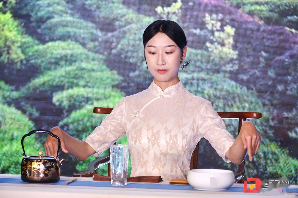 荣县10名茶女角逐荣县十三届最美茶女