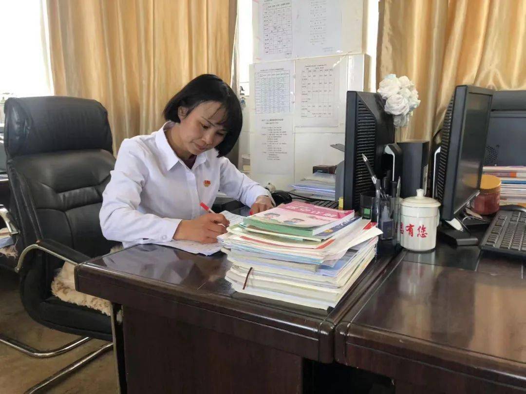 乡村青年教师风采 | 扎根乡村教育 用爱耕耘 用心奉献_访谈_杨红盛_双