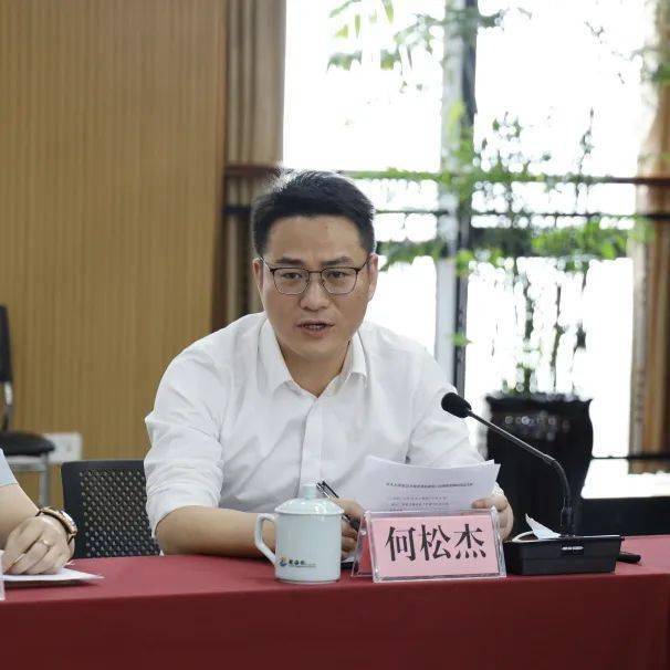 市人大常委会党组副书记,副主任高松岳一行来观海卫镇开展劳务派遣用