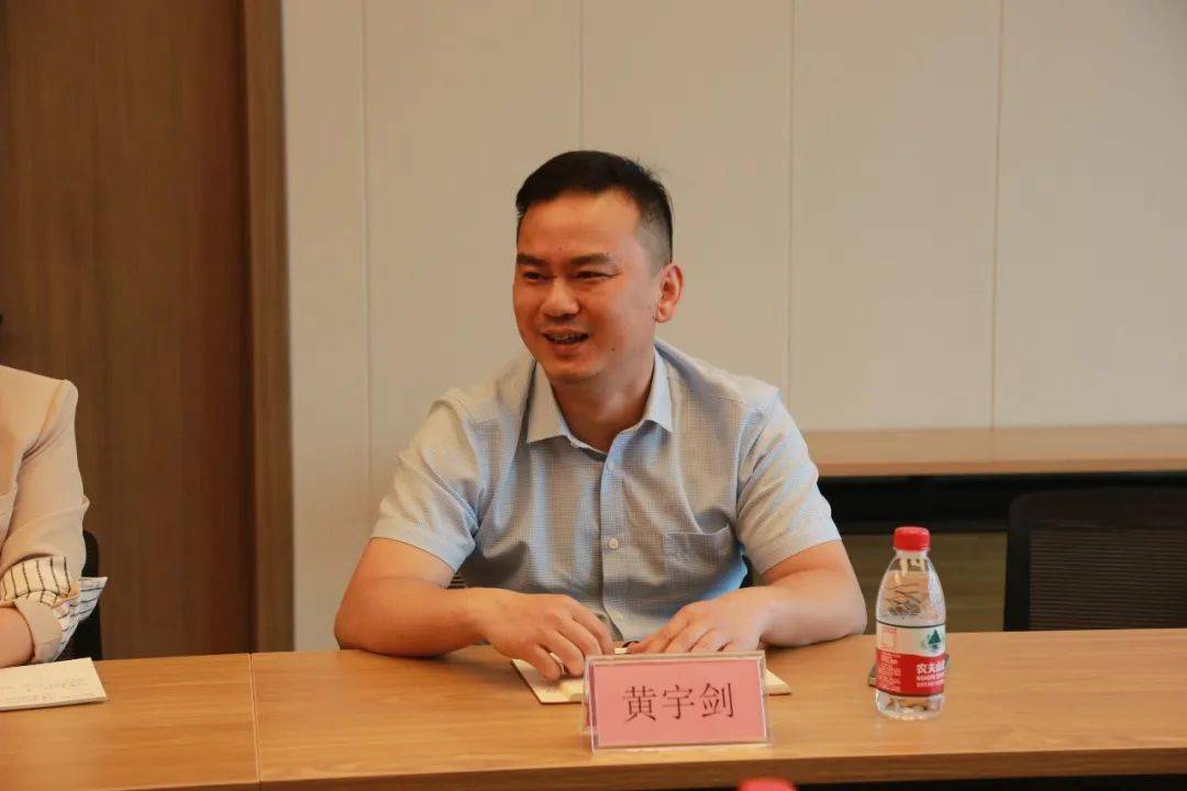 与司法行政部门的协调沟通联络,进一步畅通法官与律师间合法合规交往