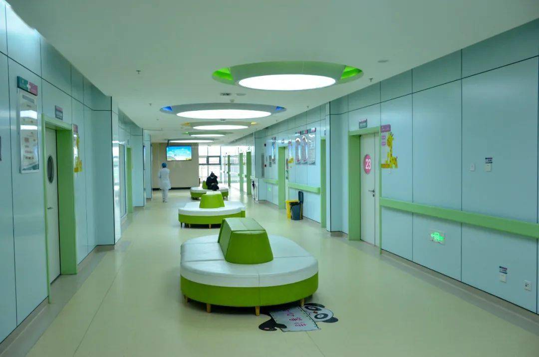 丽江市妇幼保健院开设有儿童生长发育监测门诊,儿童群体保健门诊,儿童