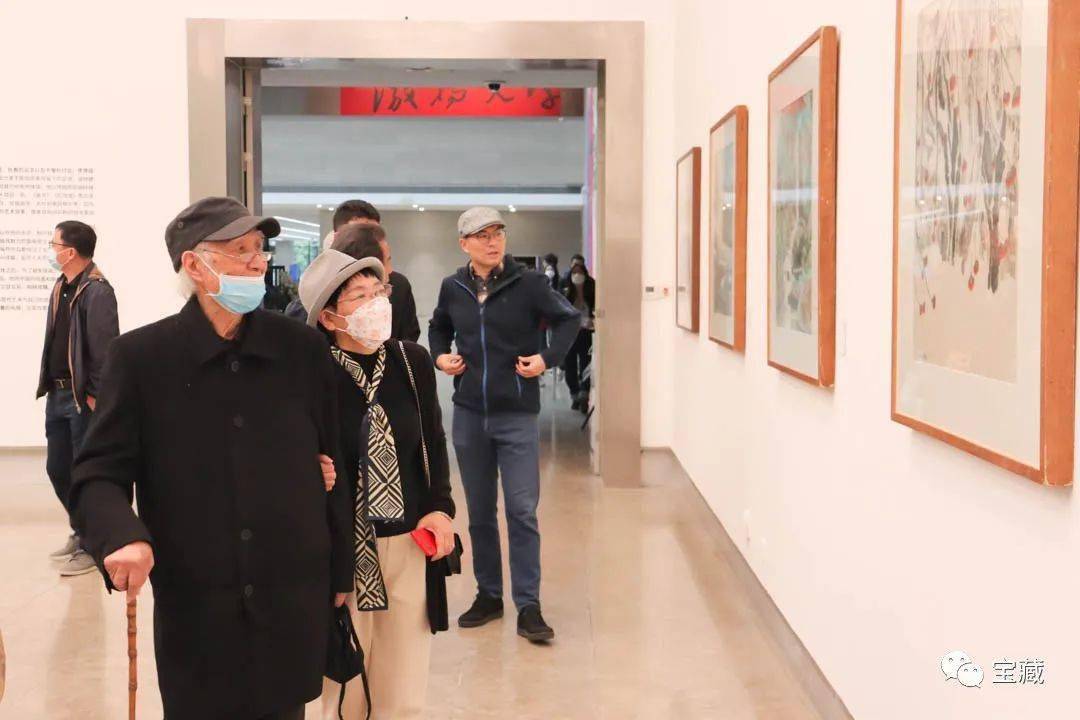 现场视频著名版画家邬继德首次大型回顾展今日启幕100多件作品亮相