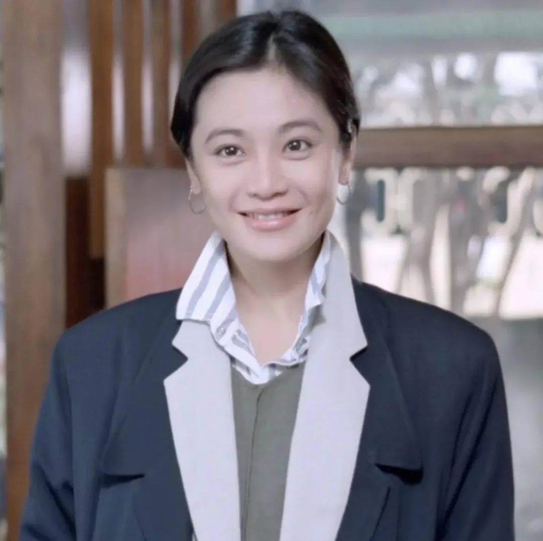 台湾老电影里的美人,不止靠神颜杀我_张艾嘉_胡因梦_海滩