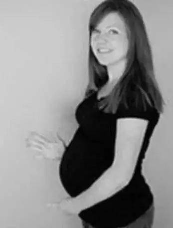 怀孕九个月大肚子图片图片