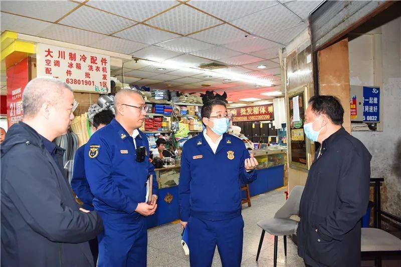 据了解,雅兰电子城整改前商场大量防火卷帘无法使用,损坏严重,防