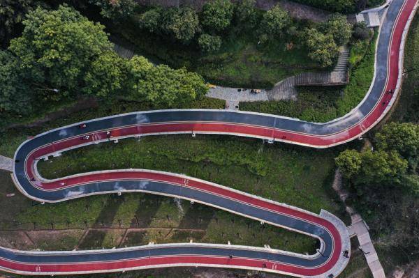 重庆山城步道歌乐山图片