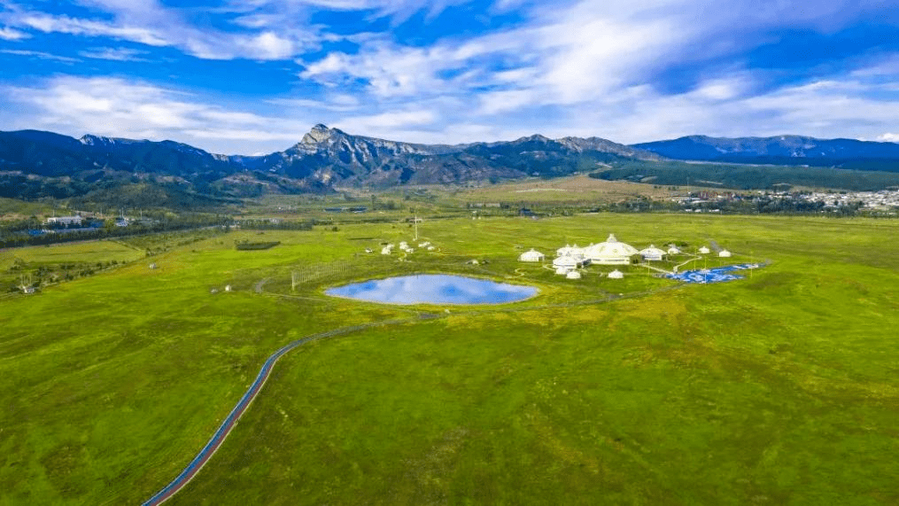 内蒙古莫尼山全景图片