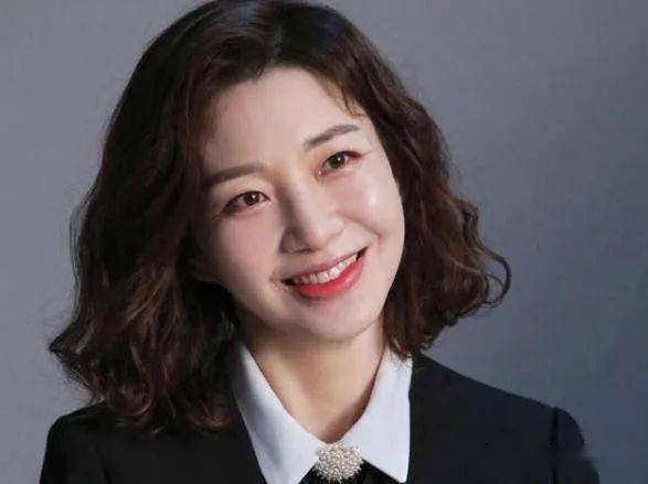 金三顺二姐李雅贤的传奇人生太轻易下决定三次婚姻失败领养了2个女儿