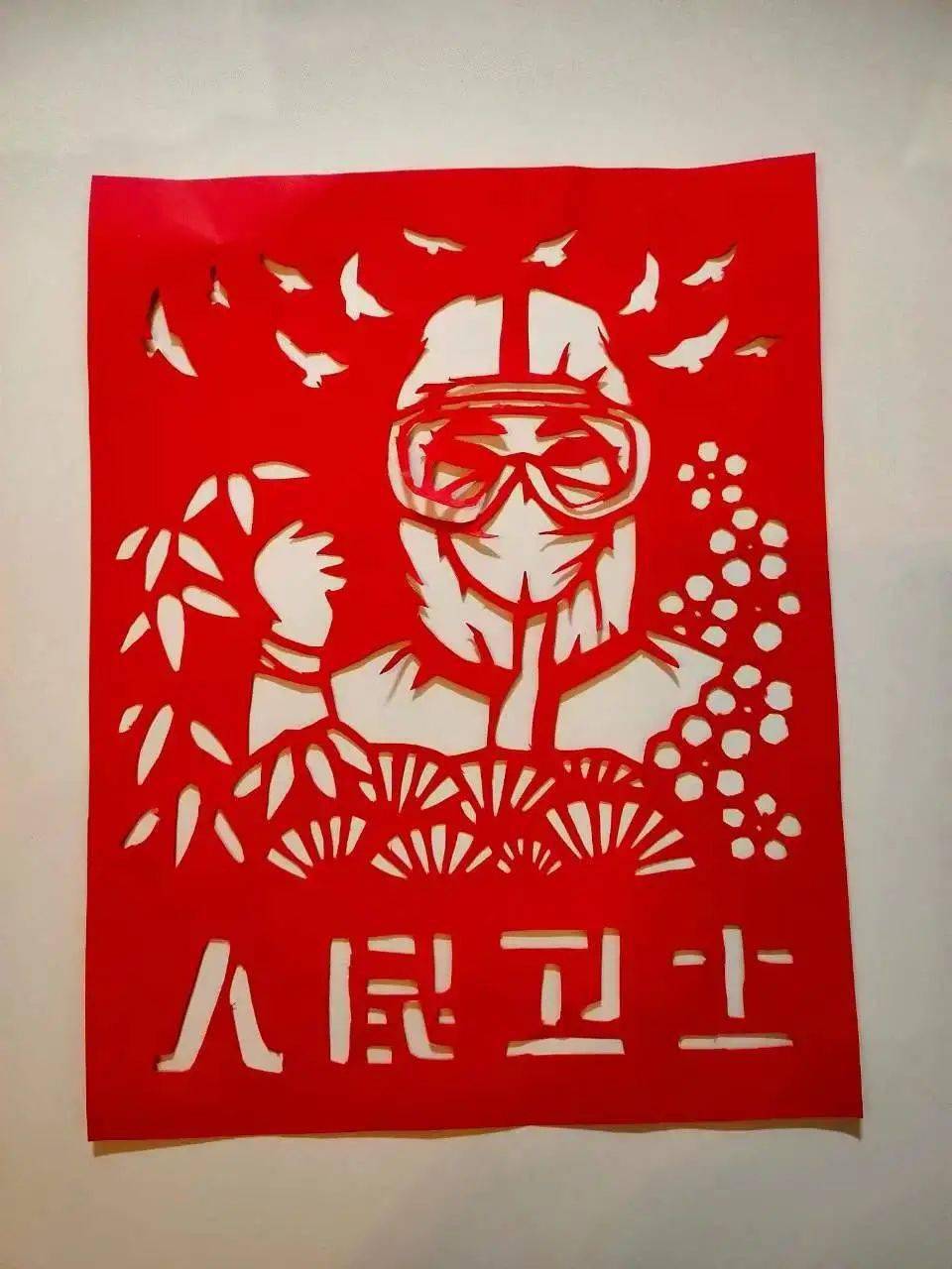 同学们通过剪纸图画讲故事,在独特的记录,丰富的故事中让中华民族传统
