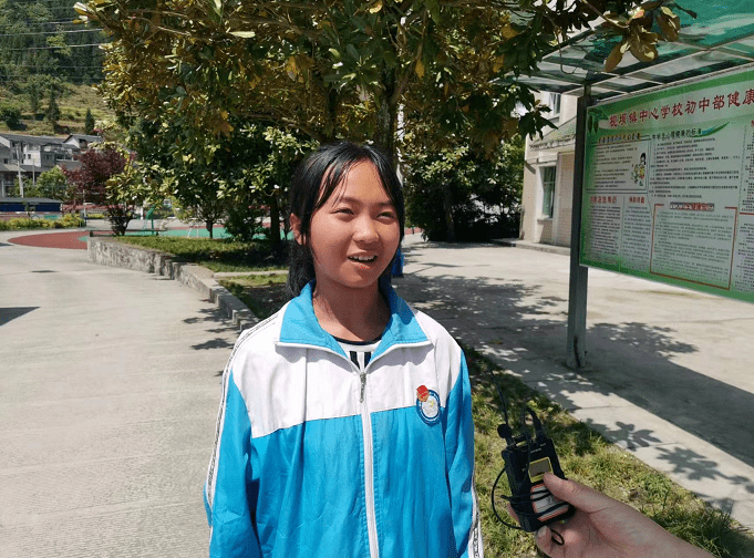 "红色遵义"宣讲团走进枧坝镇中心学校_绥阳_革命_宣讲人