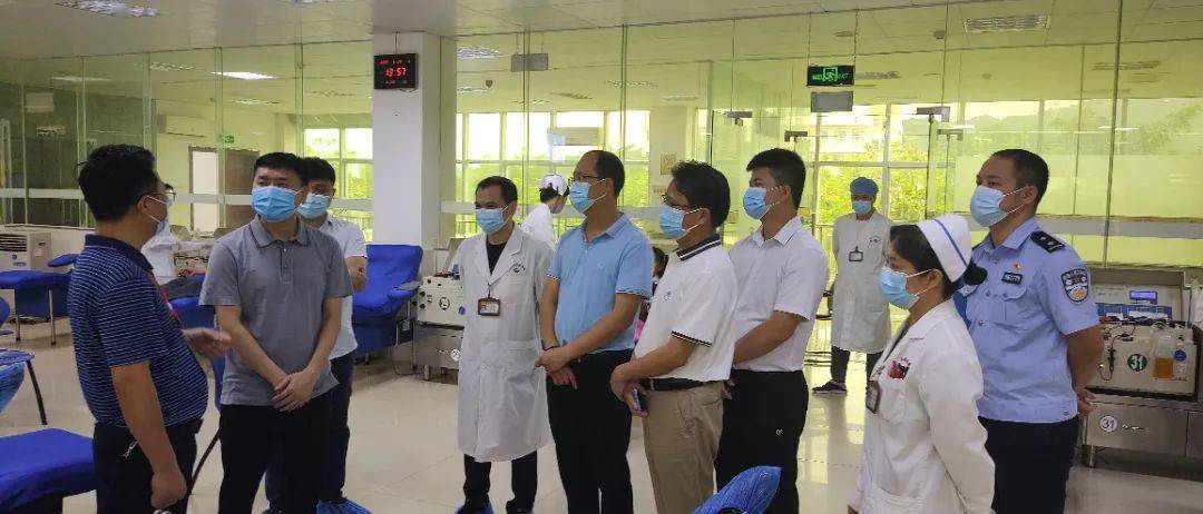 4月28日桂平市委常委市政府常务副市长杨通顺莅临桂平血浆站视察指导