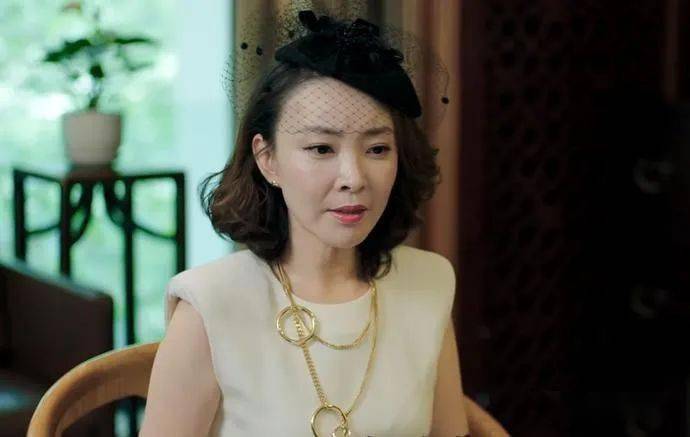中年女星"天花板"刘威葳:从央视主持人到……,亲手改写命运_高群书
