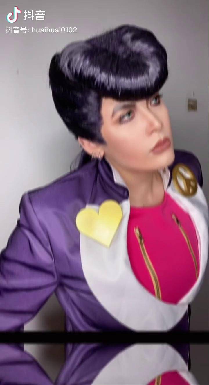 带着新衣服回来了今天也超级喜欢你cos东方仗助