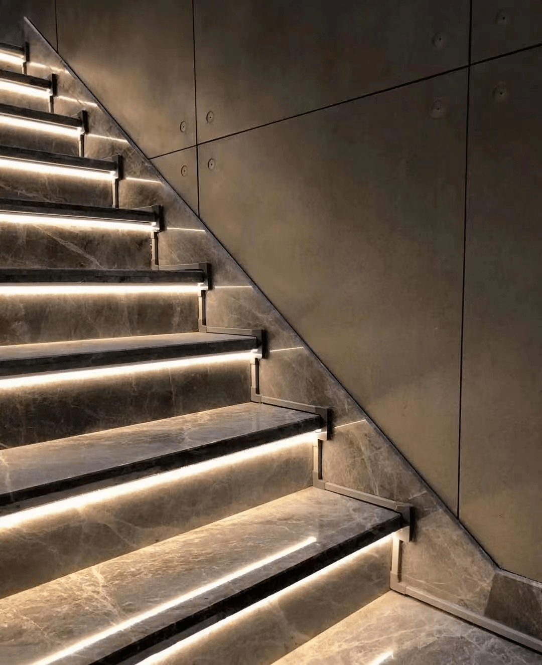 楼梯石材踢脚线怎么设计