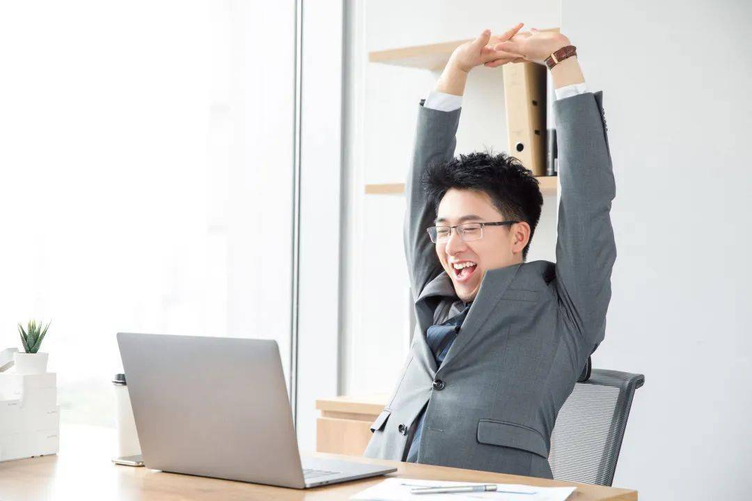 伸懒腰莫小瞧动作虽小好处不少