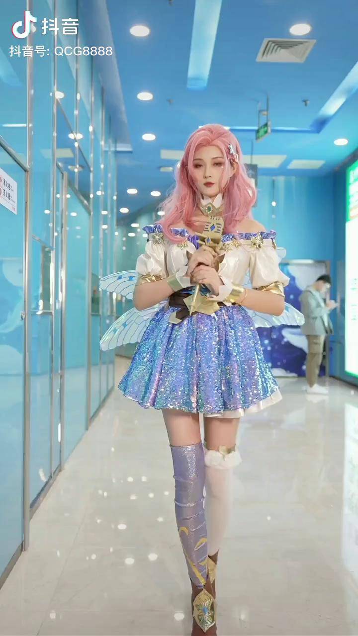 cosplay二次元少女上头气氛大会大长腿英雄联盟手游英雄联盟手游城市