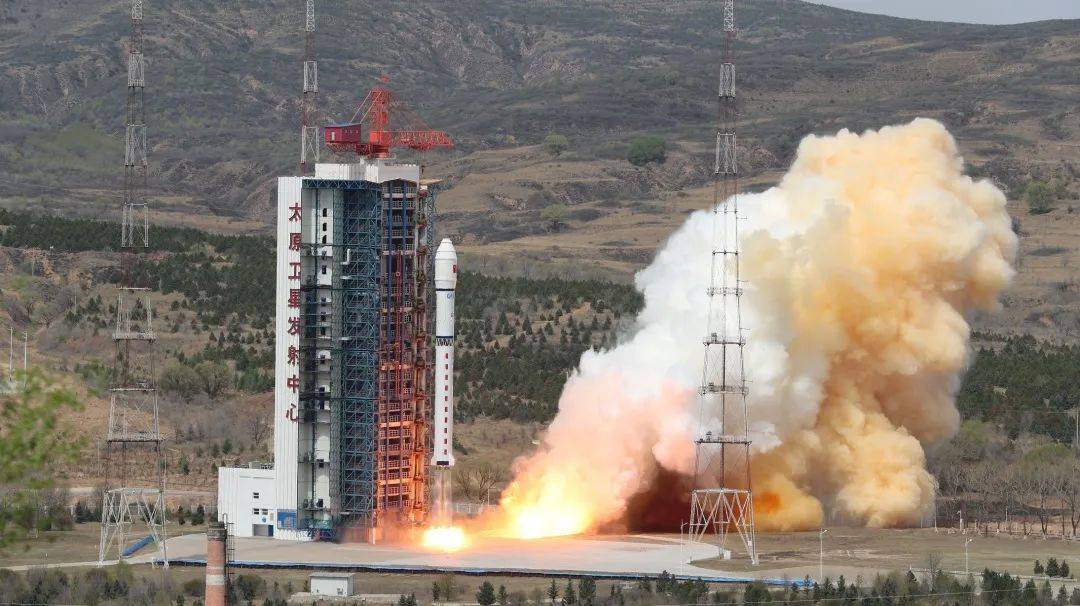 一箭八星！发射成功！