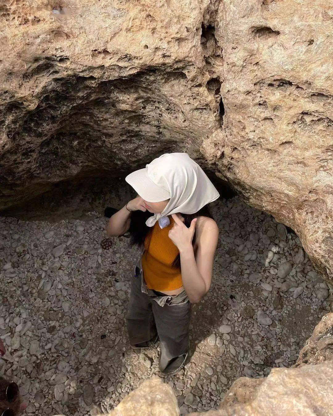 jenniequot海滩性感大片quot被曝光quot蚂蚁腰quot名不