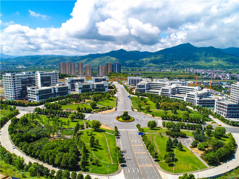 近年来,安康高新区抢抓中心城市重心北移,打造宜居宜业宜旅的现代城市