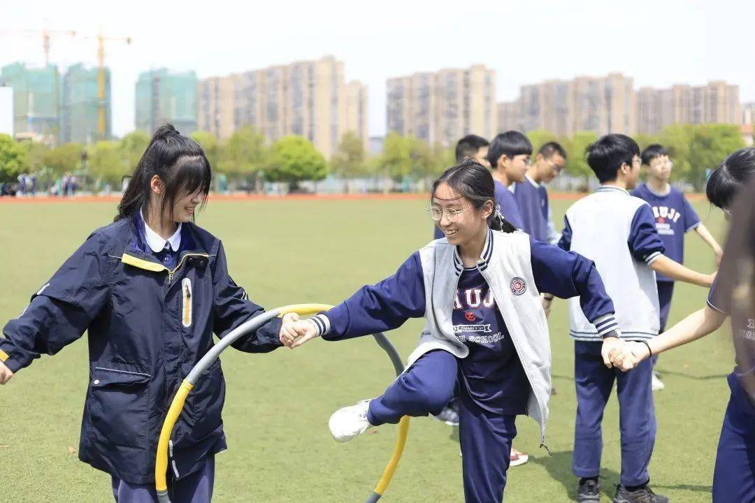 龙港巨人中学校服图片