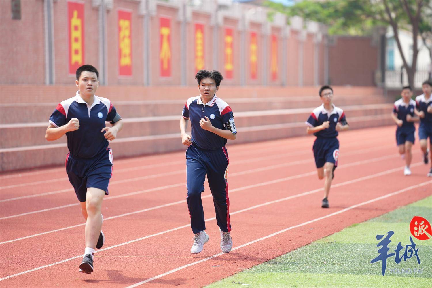 广州中考体育今日开考:超11万人参加,足球选考生近10万人_参加考试