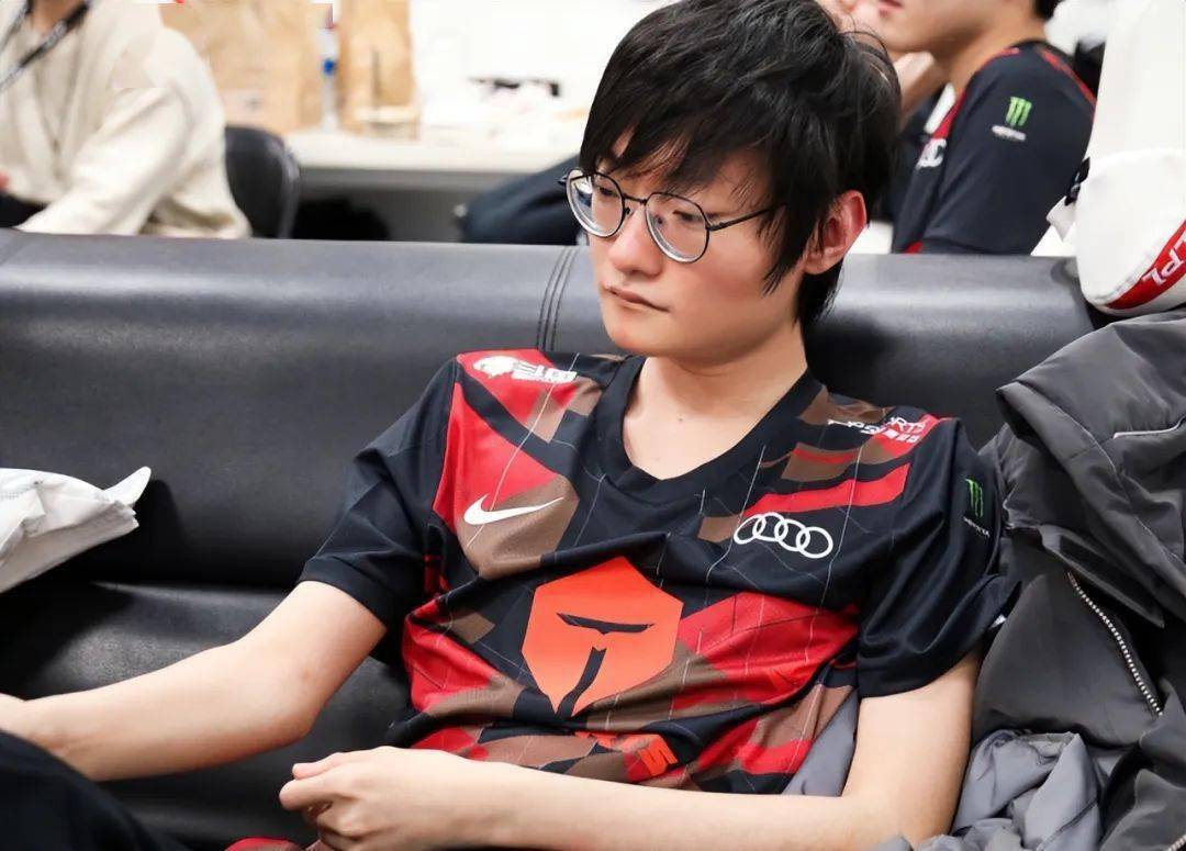 knight道歉两段感情处理的很差劲