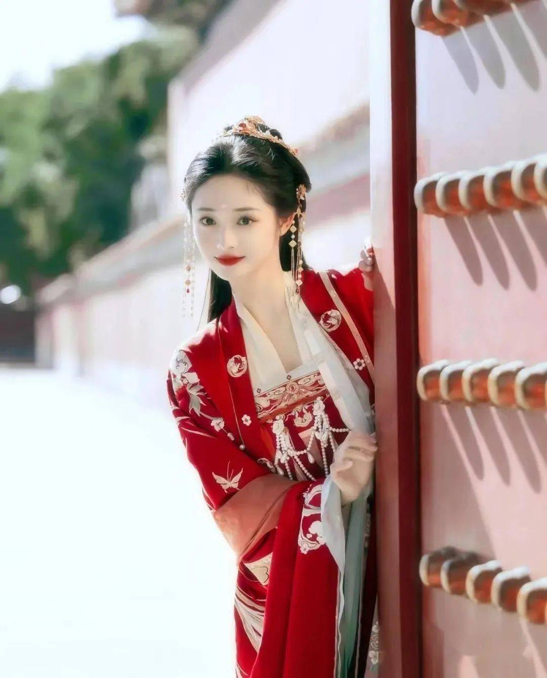 有没有哪些影视剧里的红衣角色是你念念不忘的~_古风_古装_楼兰