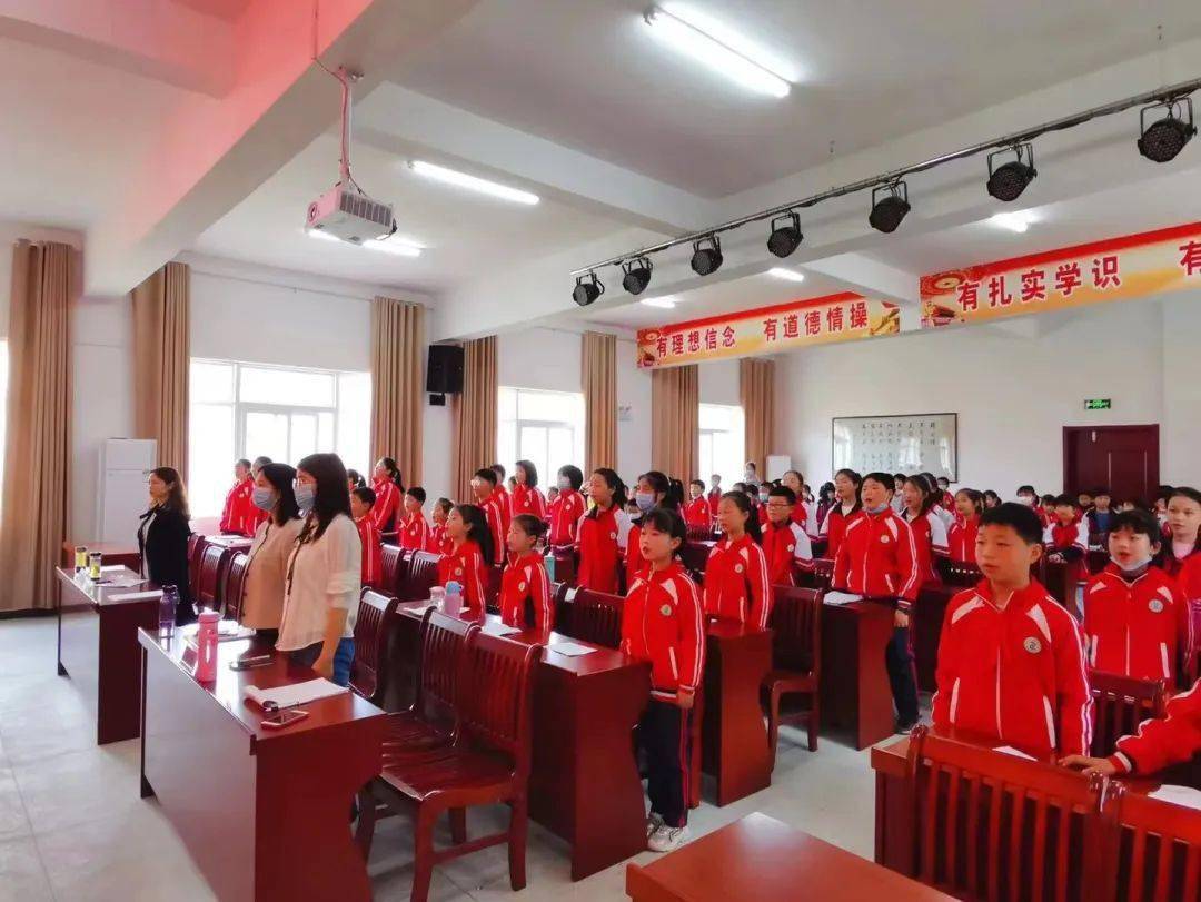 一学校一亮点寺前镇朴初小学举办永远跟党走奋斗新征程爱国主义读书讲