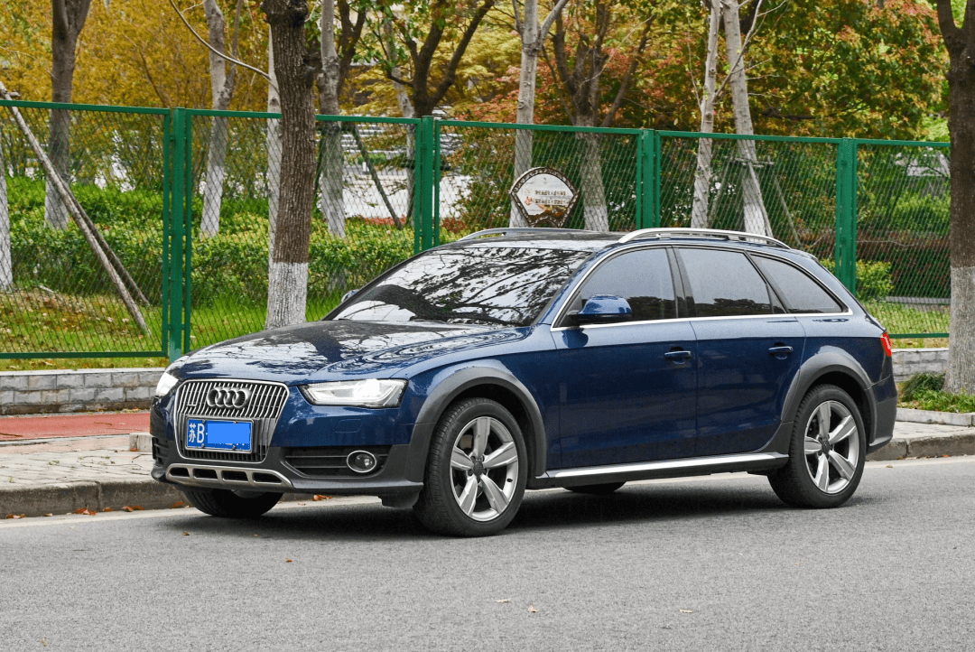 路试笔记奥迪a4allroad稀有蓝色优雅有余野性不减